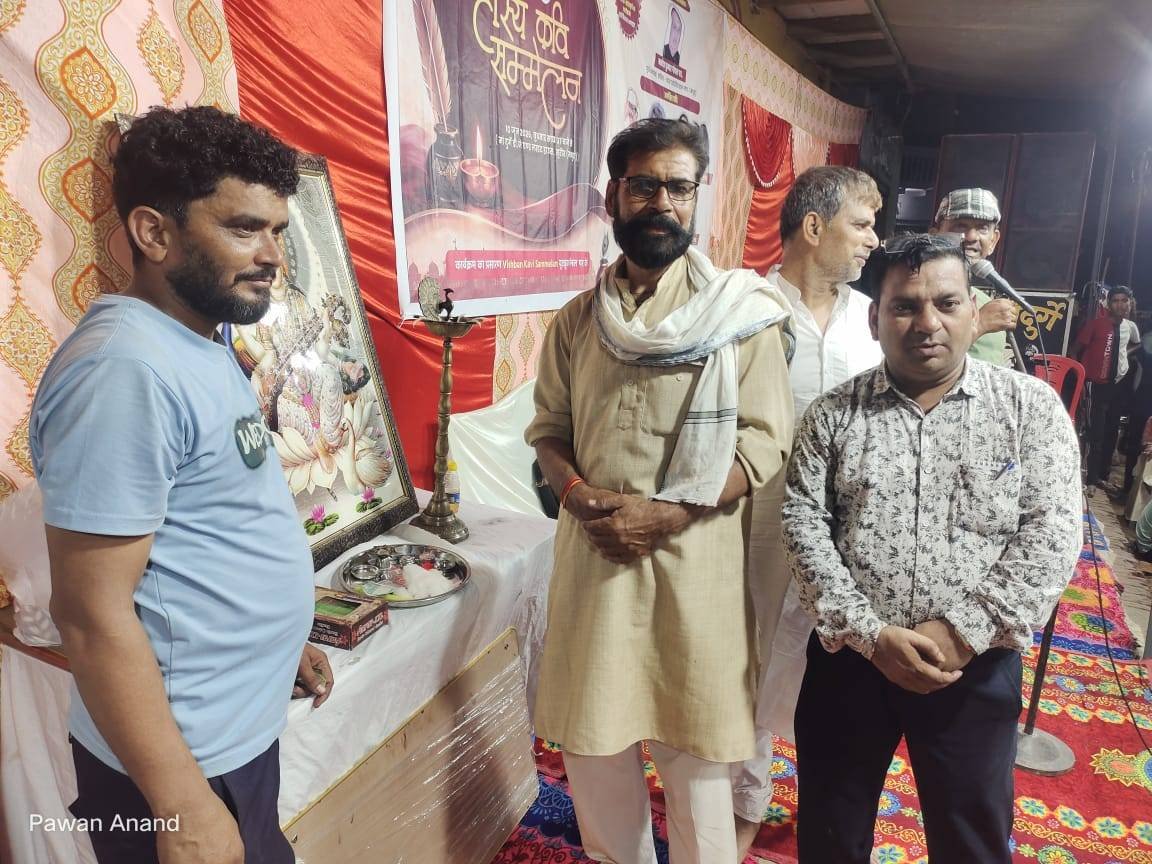 खाकी वर्दी पहन के घूमे, उनका नाम पुरंदर है